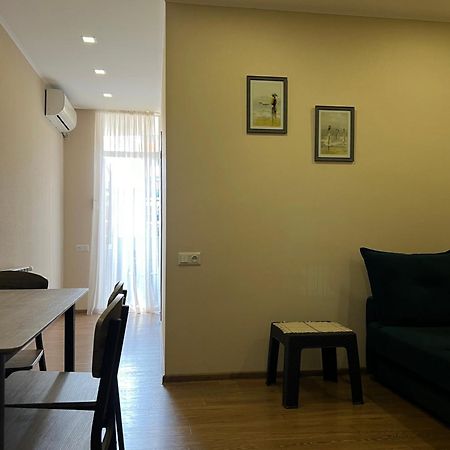 Cosy Apartment Near The Sea บาทูมิ ภายนอก รูปภาพ
